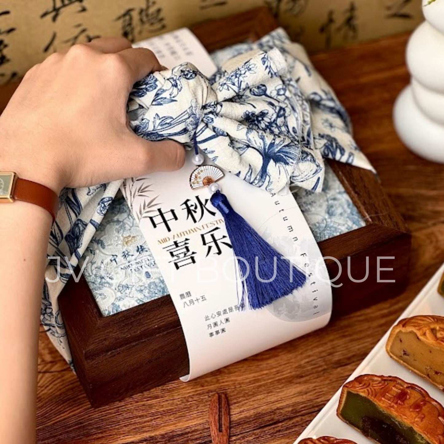 Azure Charm | 青花