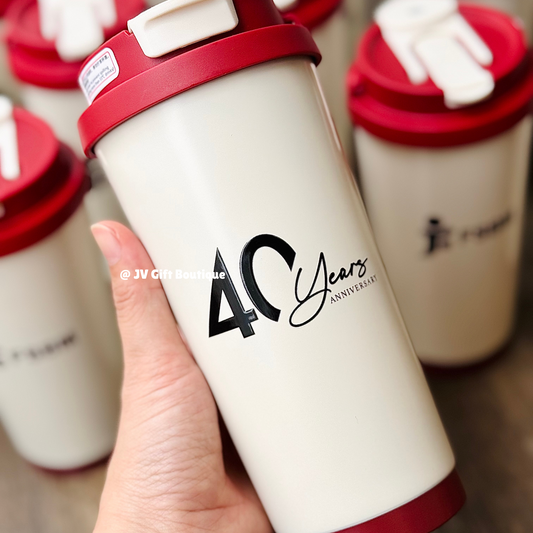 Thermos flask with Red lid
